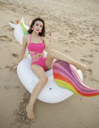 Asian escort party massage baby —-Emily