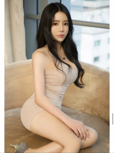 Asian party girl —— Yuna